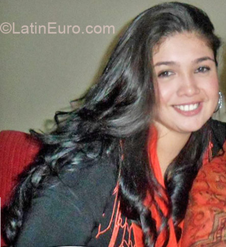 Date this beautiful Colombia girl Paola from Cucuta CO17551