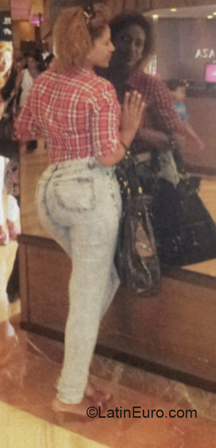 Date this attractive Dominican Republic girl Sugey from Santo Domingo DO22451