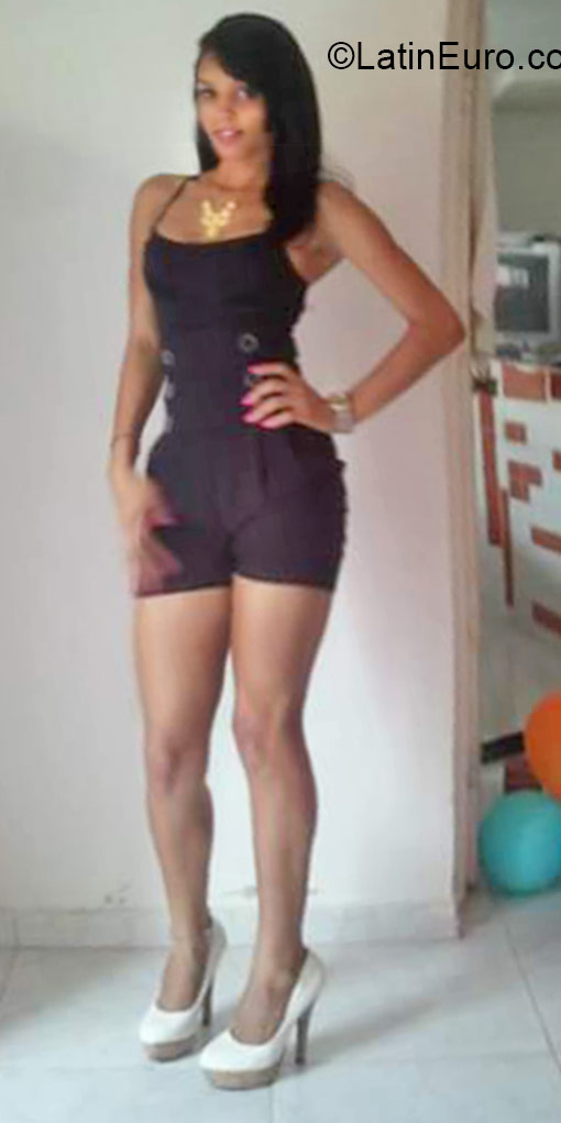Date this georgeous Dominican Republic girl Samsher from Santo Domingo DO22422