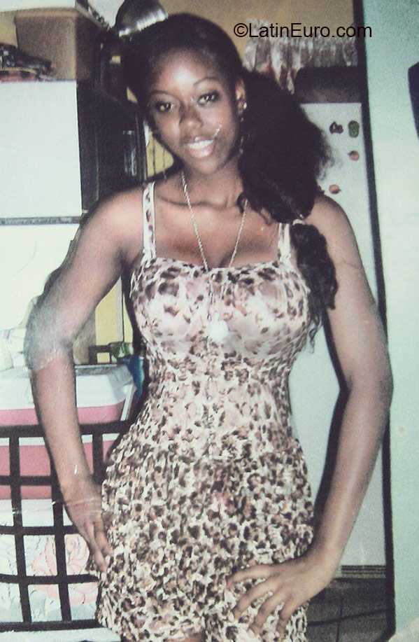 Date this stunning Jamaica girl Kayla from Kingston JM2083