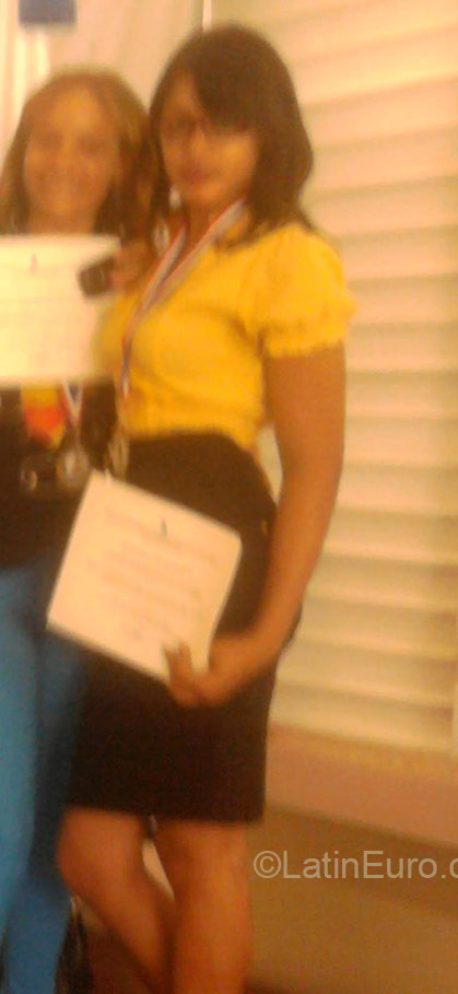 Date this fun Dominican Republic girl Yania from San Juan DO22498