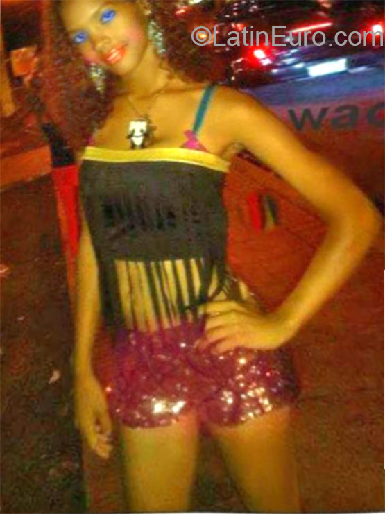 Date this charming Dominican Republic girl Yarolin from San Pedro Macoris DO22506