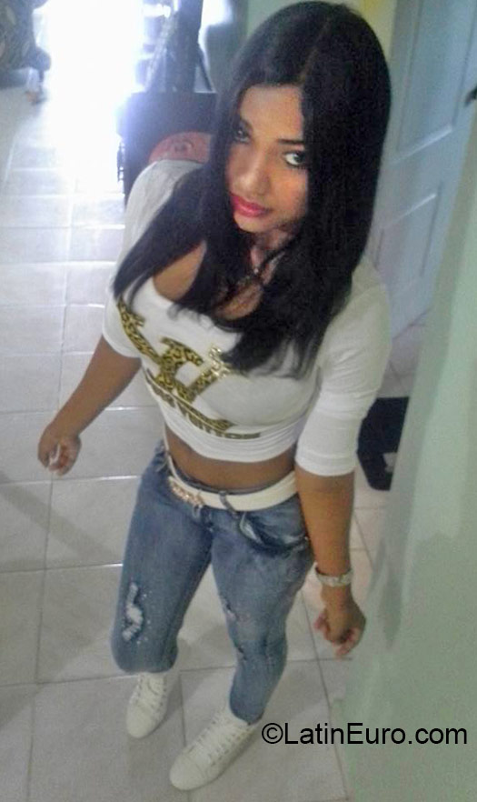 Date this foxy Dominican Republic girl Melissa from Puerto Plata DO22513