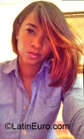 Date this hot Dominican Republic girl Alicia from Santo Domingo DO22543