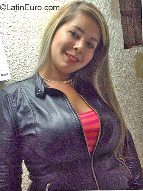 Date this gorgeous Colombia girl Eliana from Bogota CO17677