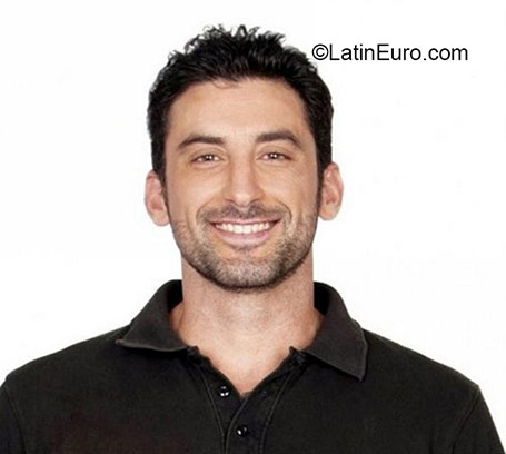 Date this nice looking Italy man Calogero from Torino IT252