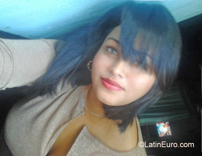 Date this passionate Honduras girl Yoli from Tegucigalpa HN1577