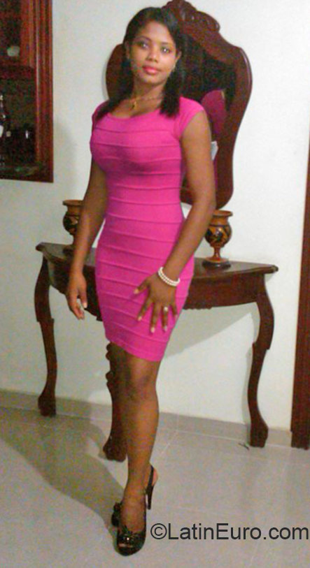 Date this good-looking Dominican Republic girl Marcela from Santo Domingo DO22634