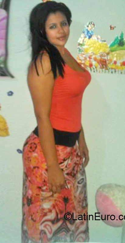 Date this tall Colombia girl Fernanda from Caucasia CO17714