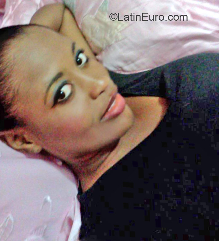 Date this voluptuous Jamaica girl Sha nalee from Kingston JM2105