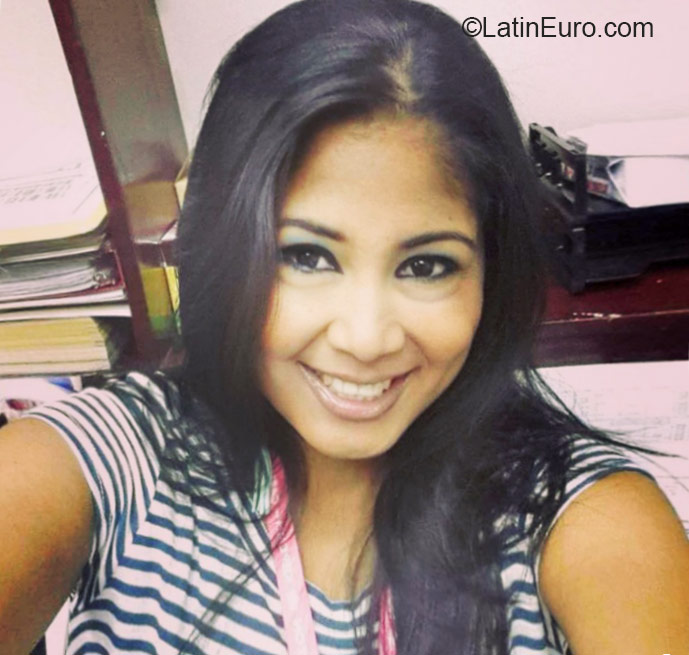 Date this happy Panama girl Fatima from Panama City PA639