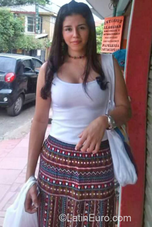 Date this lovely Colombia girl Diana from Cali CO17735