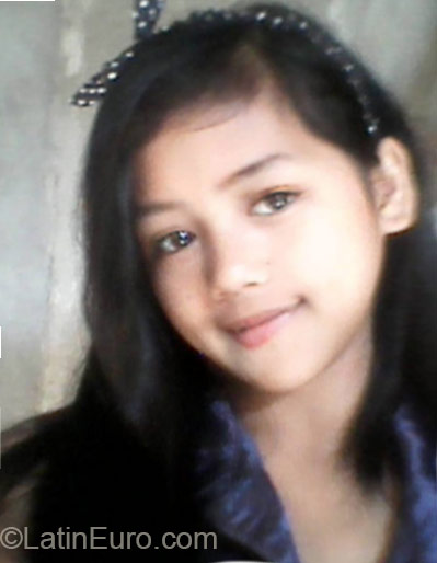 Date this stunning Philippines girl Preciouis from Lucena City PH800