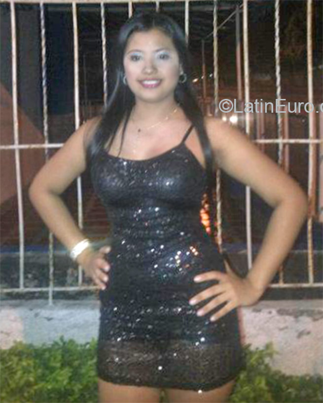 Date this stunning Colombia girl Katherin from Barranquilla CO17747