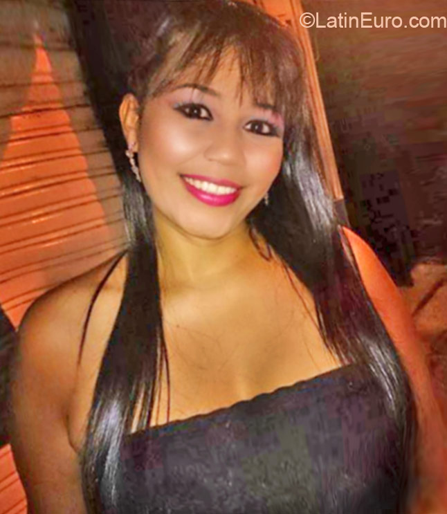 Date this happy Colombia girl Yurley from Medellin CO17750