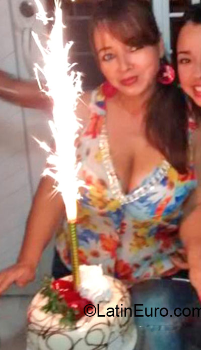 Date this young Colombia girl MAria from Cali CO17756