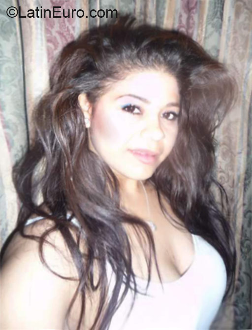 Date this happy Panama girl Yubelkia from Panama City PA644