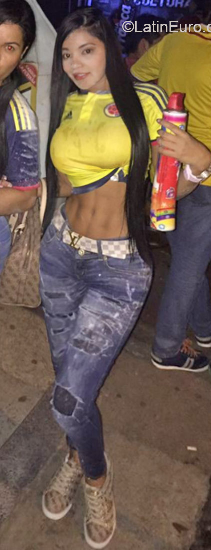Date this georgeous Colombia girl Rosana from Bogota CO17769