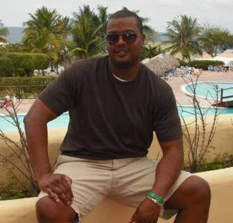 Date this voluptuous United States man Amnalehu from St. Louis US16346