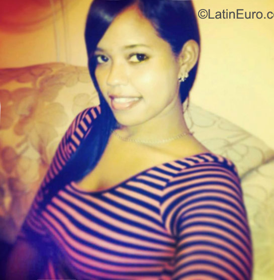 Date this delightful Dominican Republic girl Erika from Santo Domingo DO22867