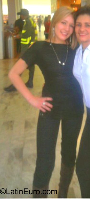 Date this gorgeous Colombia girl Julieta from Bogota CO17812