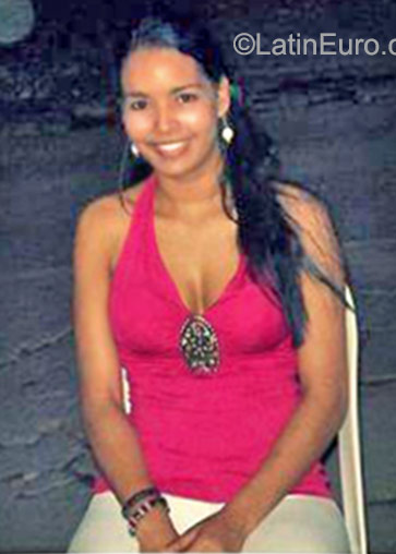 Date this funny Colombia girl Rosa from Barranquilla CO17815