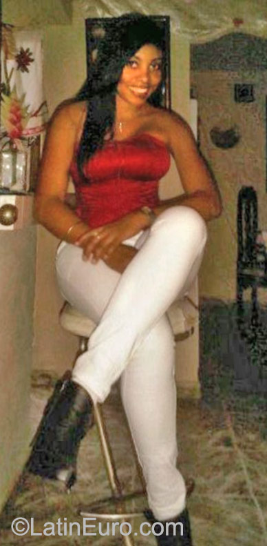 Date this lovely Dominican Republic girl Sara from Santo Domingo DO22896