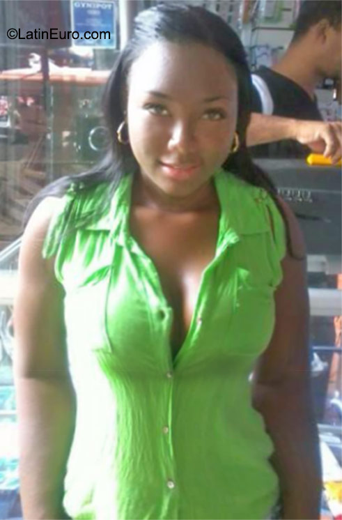 Date this lovely Colombia girl Nasay from Palmira CO17821