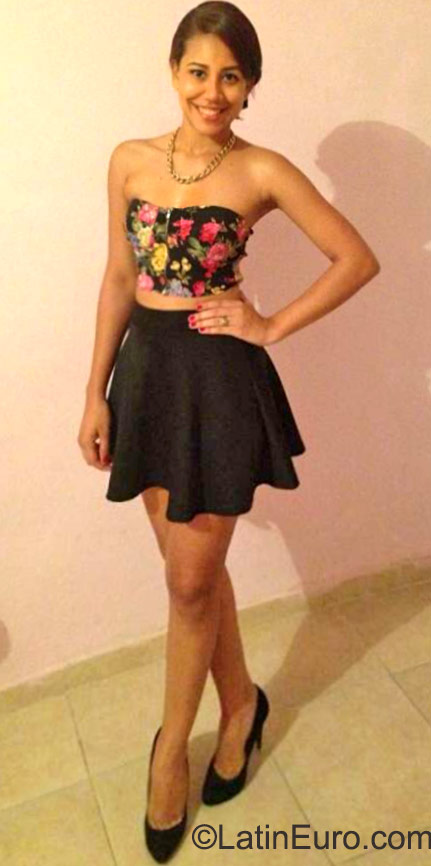 Date this funny Dominican Republic girl Saudie from Santiago DO22904
