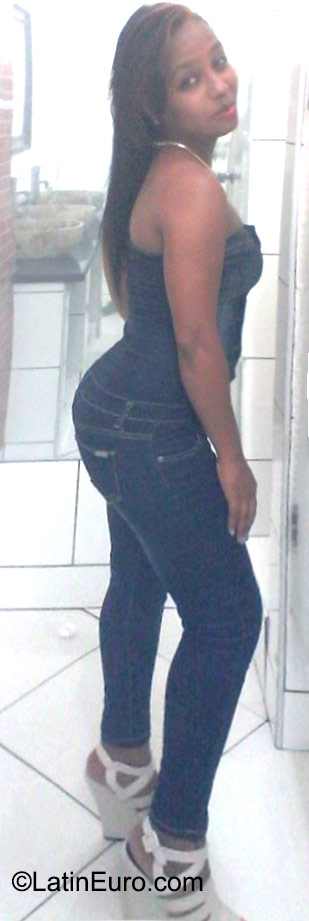 Date this young Dominican Republic girl Jaralin from Santo Domingo DO22906