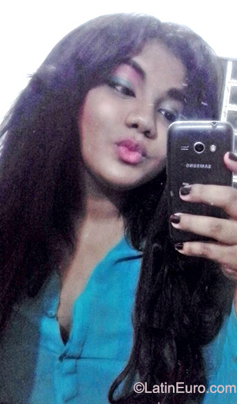 Date this hot Brazil girl Raysa from Recife BR9421