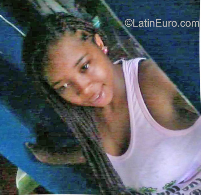 Date this athletic Colombia girl Arnet from Bogota CO17857