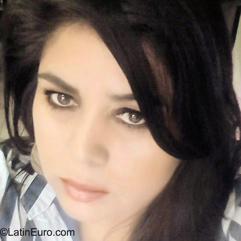 Date this sensual Honduras girl Glovey from Tegucigalpa HN1642