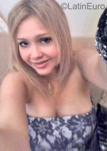 Date this lovely Venezuela girl Cindie from maracaibo VE603