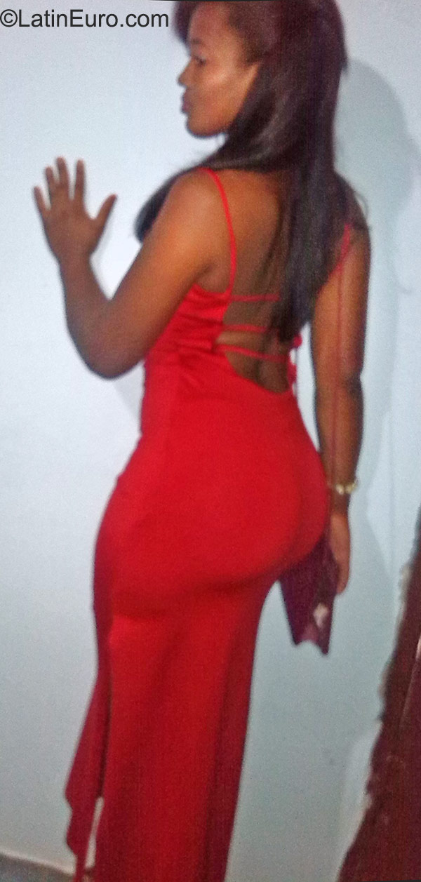 Date this lovely Dominican Republic girl Love from Santo Domingo DO23001