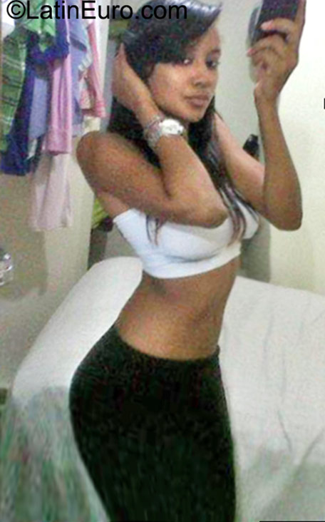 Date this charming Dominican Republic girl Ana from Santo Domingo DO23013