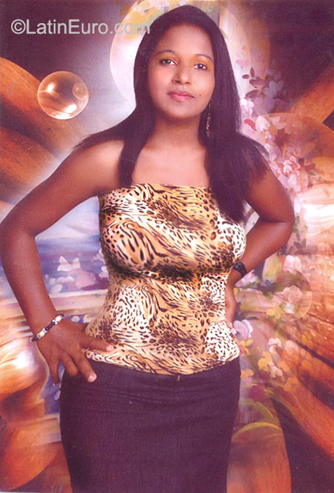 Date this delightful Dominican Republic girl Dominiga from San Pedro de Marcoris DO23027