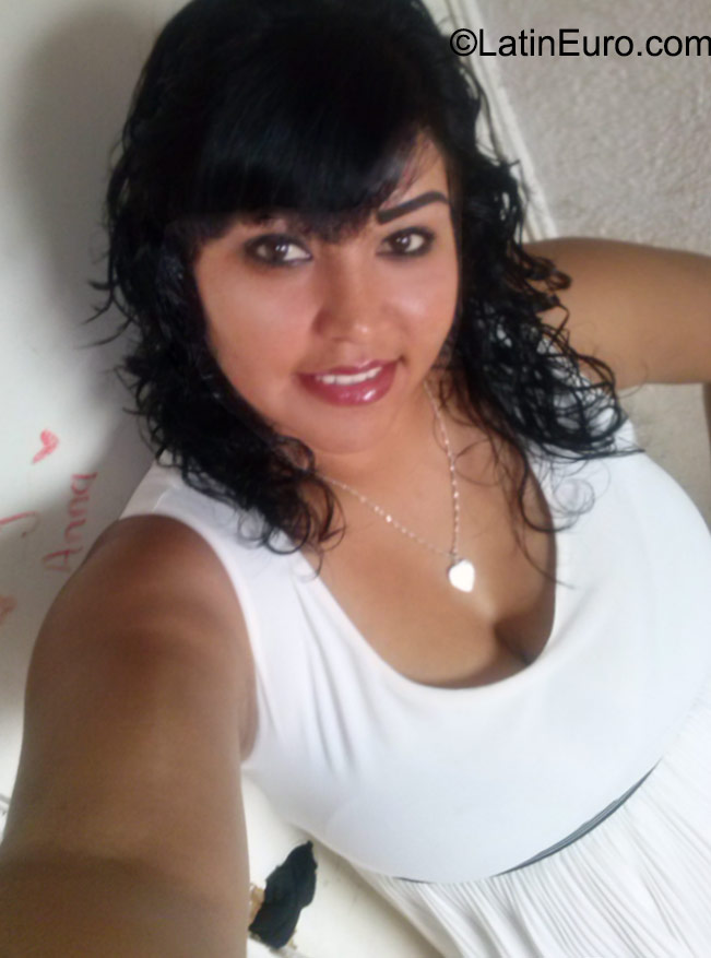 Date this fun Mexico girl Maria from Ensenada MX1447