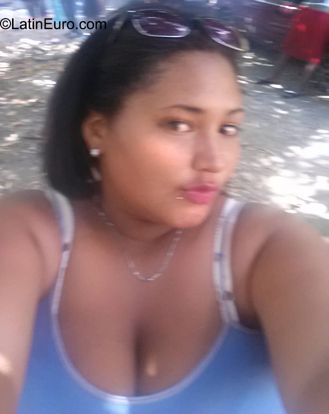 Date this hot Dominican Republic girl Jarony from Santo Domingo DO23058