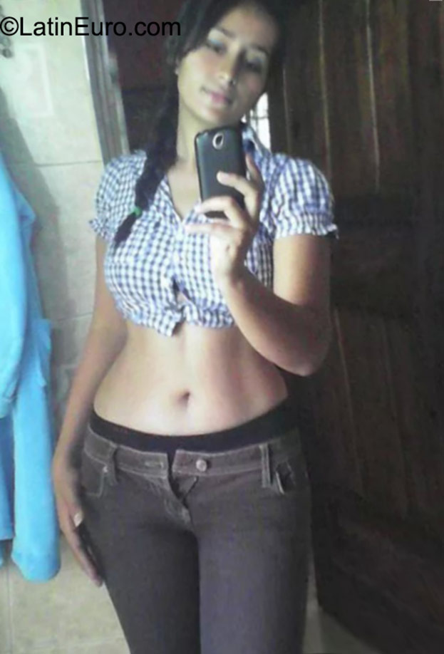 Date this sensual Honduras girl Mileidy from El Progreso HN1664