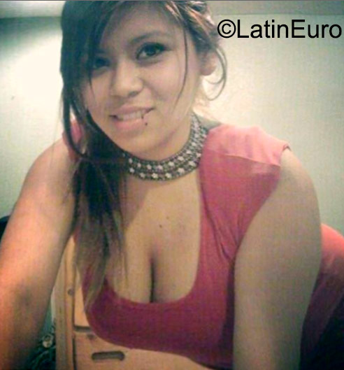 Date this foxy Dominican Republic girl Naty from Santiago DO23076