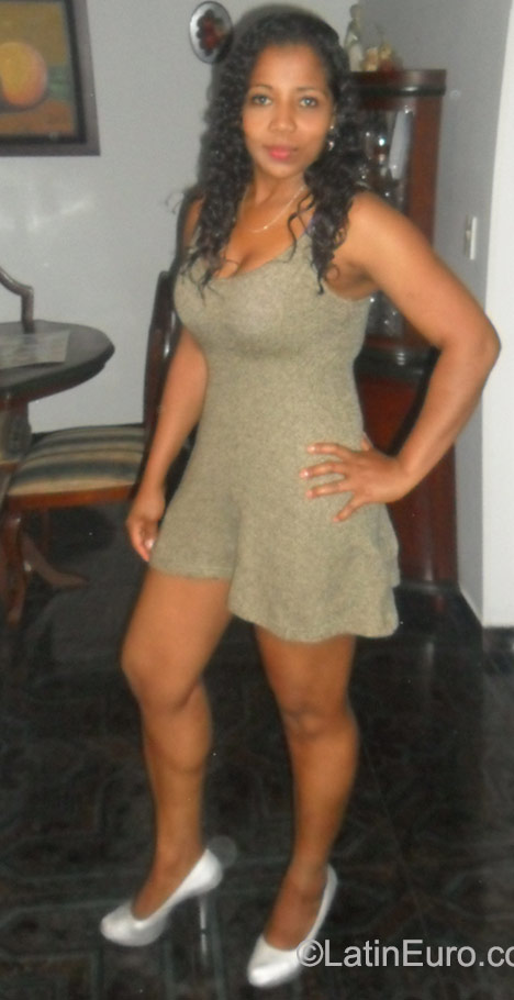 Date this foxy Colombia girl Pilar from Bogota CO17982