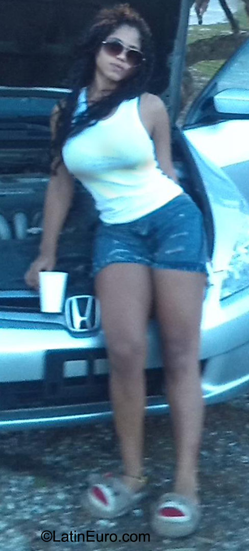 Date this athletic Dominican Republic girl Yaclairia from Santo Domingo DO23190