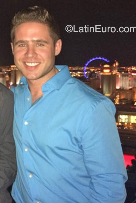 Date this tall United States man Website451 from Boston US16468