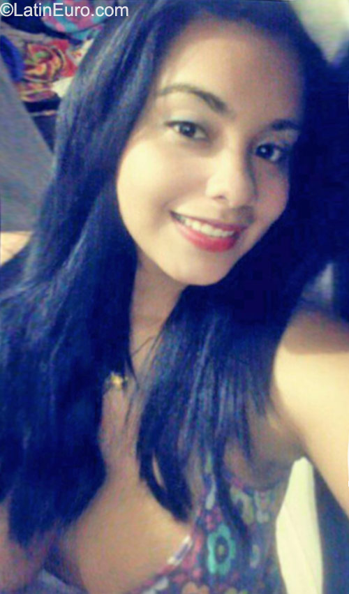Date this tall Dominican Republic girl Alba from San Juan DO23220