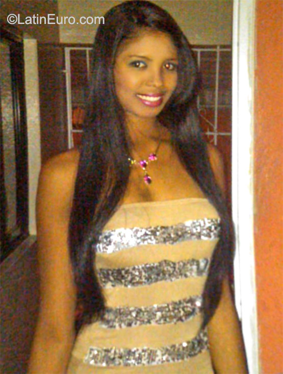 Date this voluptuous Dominican Republic girl Yamil from Santo Domingo DO23290