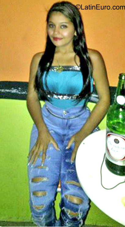 Date this voluptuous Dominican Republic girl Yocastra from Santo Domingo DO23316