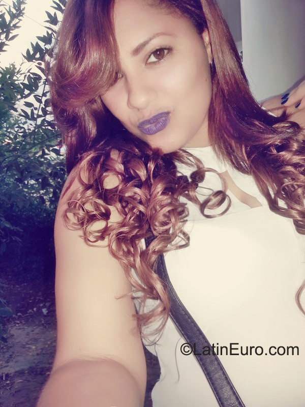 Date this lovely Dominican Republic girl Ibelka from Santiago DO23357