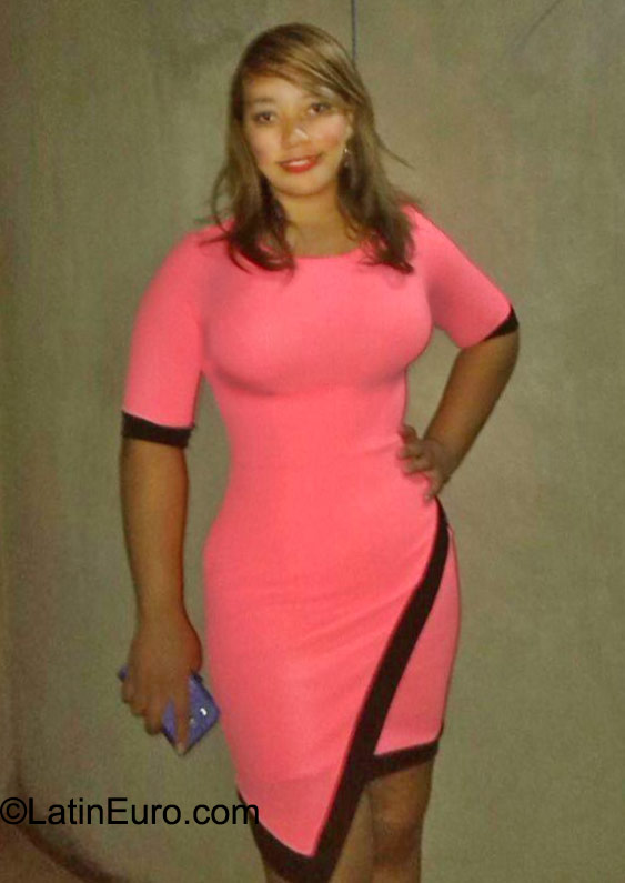 Date this gorgeous Dominican Republic girl Yesenia from Santo Domingo DO23547