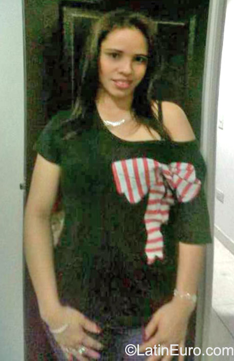 Date this attractive Colombia girl Ana Maria from Bogota CO18146